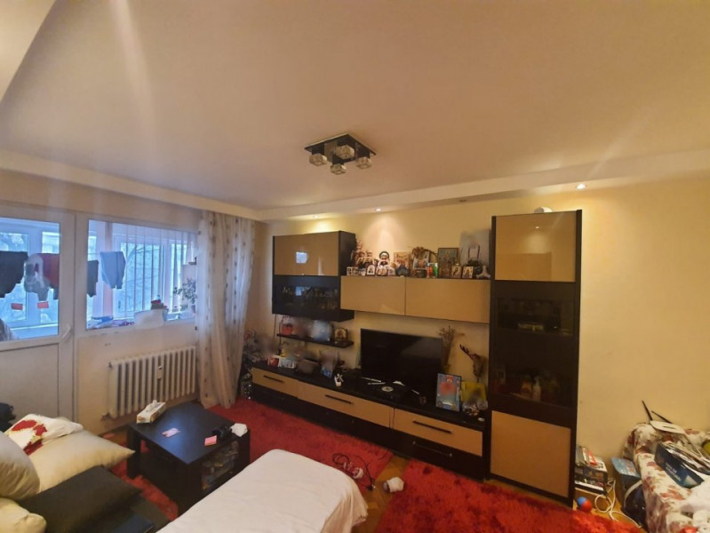 FAR - ABATOR Apartament cu 2 camere decomandate gaze mobilat