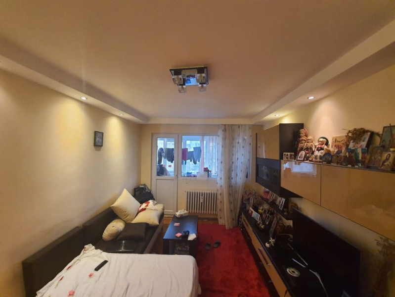 FAR - ABATOR Apartament cu 2 camere decomandate gaze mobilat