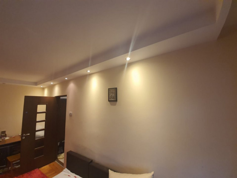 FAR - ABATOR Apartament cu 2 camere decomandate gaze mobilat