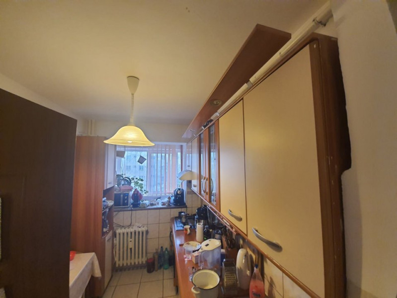 FAR - ABATOR Apartament cu 2 camere decomandate gaze mobilat