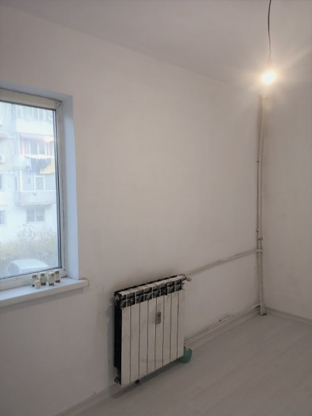 Apartament 4 Camere - Zona Bratianu - Liber - Gaze La Scara