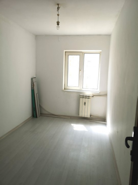 Apartament 4 Camere - Zona Bratianu - Liber - Gaze La Scara