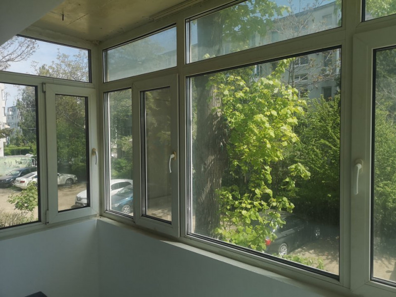 Apartament 4 Camere - Zona Bratianu - Liber - Gaze La Scara