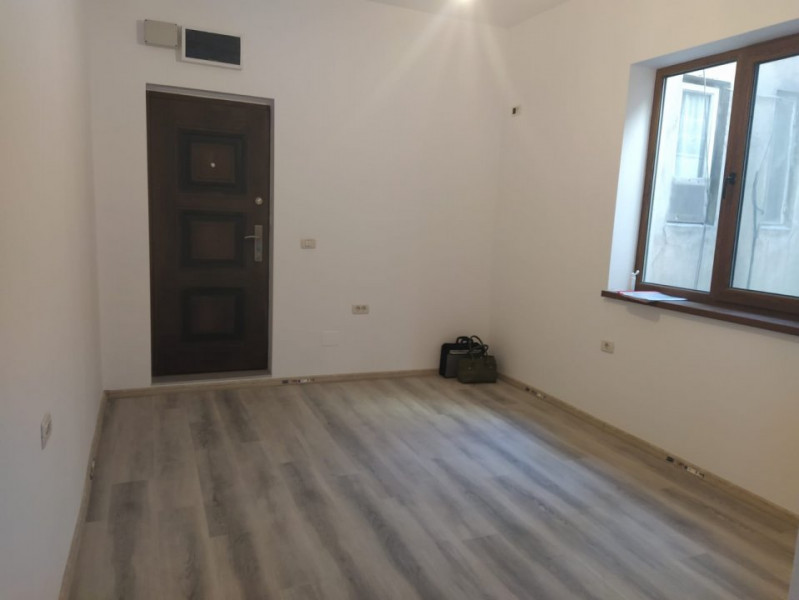 Apartament 3 Camere - Centru Vechi - Renovat - Vedere Spre Mare