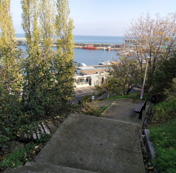 Apartament 3 Camere - Centru Vechi - Renovat - Vedere Spre Mare
