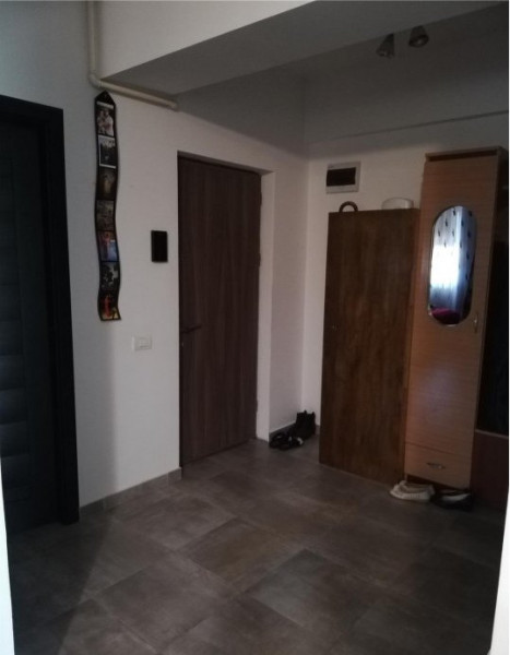 Apartament 2 Camere - Zona Km5 - Loc De Parcare