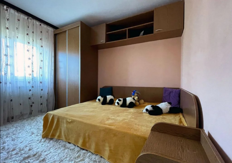 Apartament 3 Camere - Zona CET - Renovat - Mobilat Complet