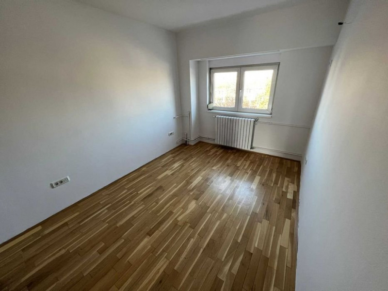 Apartament 3 Camere - Anda - Renovat - Gaze La Scara