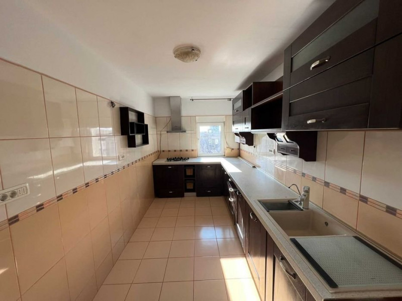 Apartament 3 Camere - Anda - Renovat - Gaze La Scara