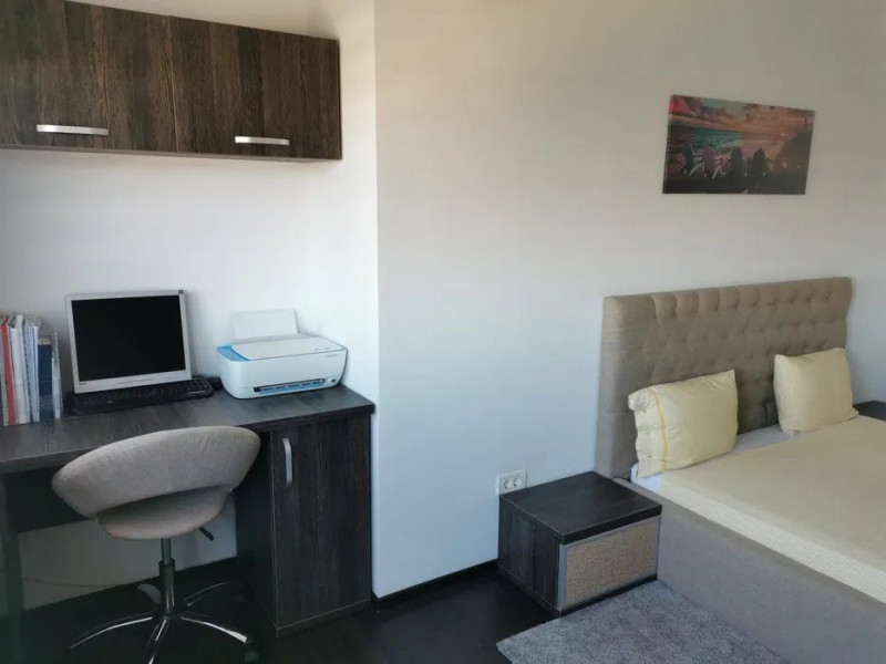 Apartament 3 Camere - Zona Vivo - Mobilat - Loc De Parcare