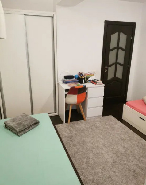 Apartament 3 Camere - Zona Vivo - Mobilat - Loc De Parcare
