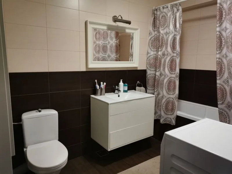 Apartament 3 Camere - Zona Vivo - Mobilat - Loc De Parcare