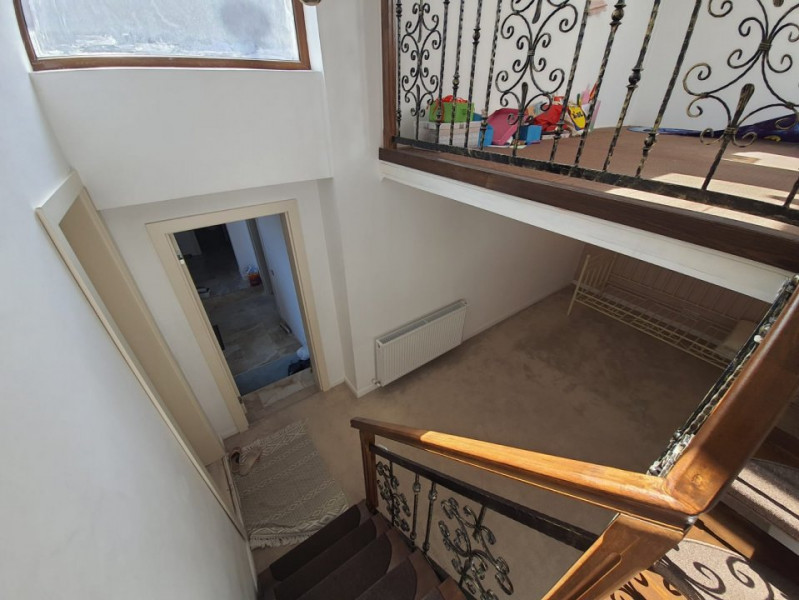 Casa 6 Camere - Centru - Renovata 2021 - Beci