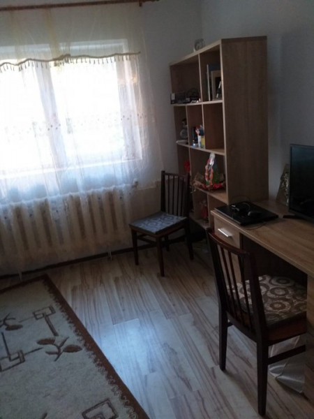Apartament 3 Camere - Ciresica - Parter - Gaze La Usa