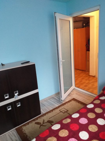 Apartament 3 Camere - Ciresica - Parter - Gaze La Usa