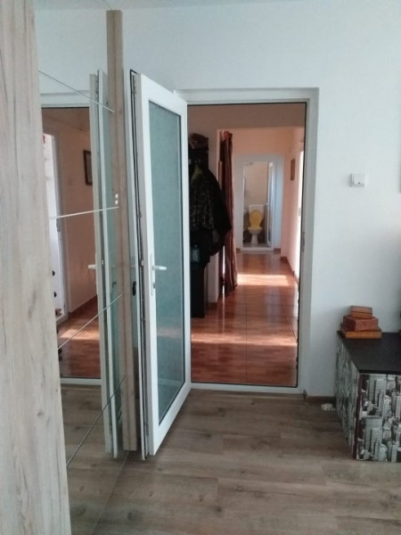 Apartament 3 Camere - Ciresica - Parter - Gaze La Usa