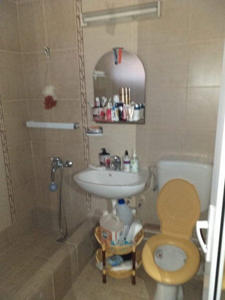 Apartament 3 Camere - Ciresica - Parter - Gaze La Usa
