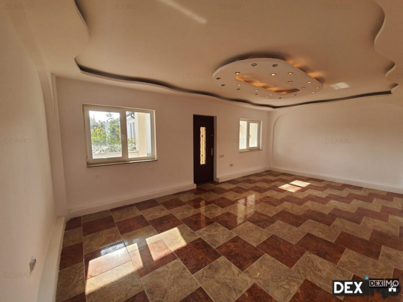 Vila 5 camere P+1+M - Agigea - Central - Garaj cu Rampa - Teren 375 mp