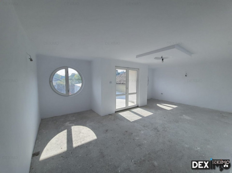 Vila 5 camere P+1+M - Agigea - Central - Garaj cu Rampa - Teren 375 mp