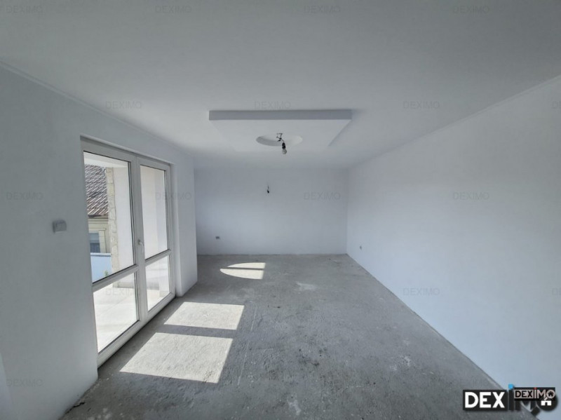 Vila 5 camere P+1+M - Agigea - Central - Garaj cu Rampa - Teren 375 mp