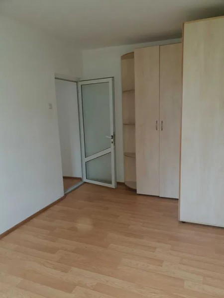 Apartament 3 Camere - Zona Tomis Nord - Gaze La Aragaz - Boxa