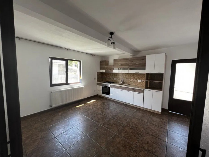 Casa P+M - 4 Camere - Lumina - Centrala Pe Lemne