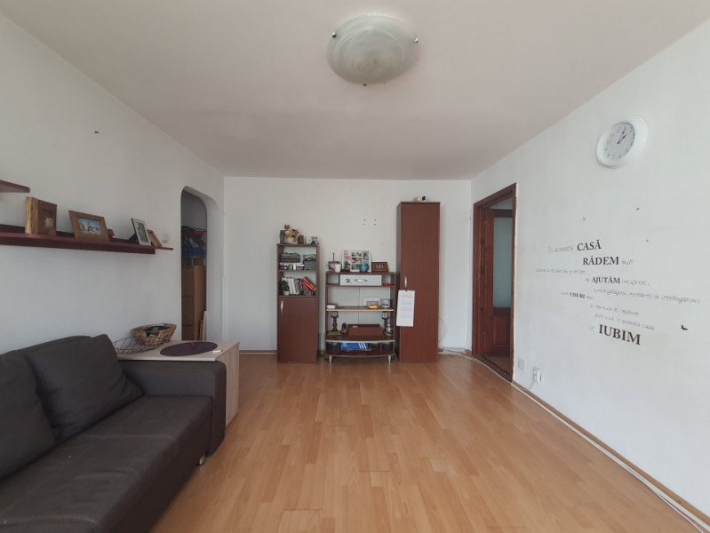I.L. Caragiale - Piata - Apartament cu 3 camere etaj 2