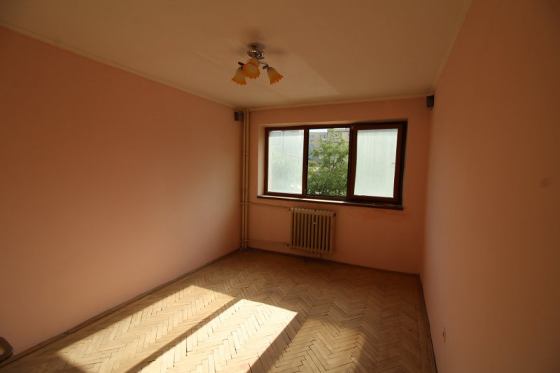 Apartament 3 Camere Decomandat - Abator - Etaj 1 