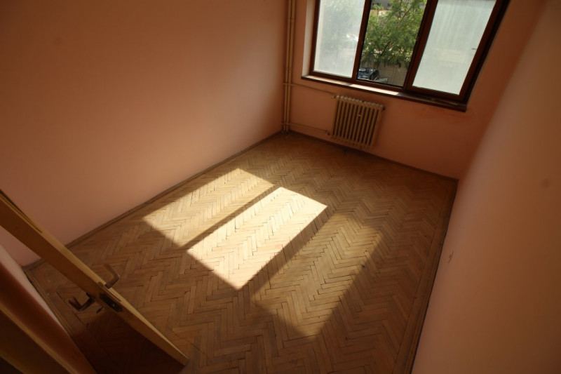 Apartament 3 Camere Decomandat - Abator - Etaj 1 