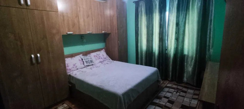 Apartament 2 camere, Decomandat, Mobilat  Finisaje clasice
