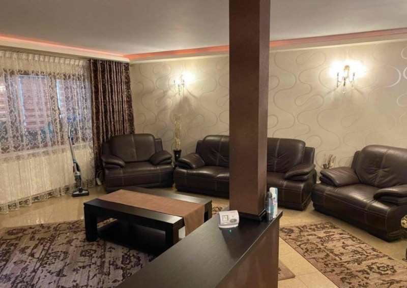 Apartament 4 Camere - CET - Renovat - Mobilat LUX - Centrala Gaze