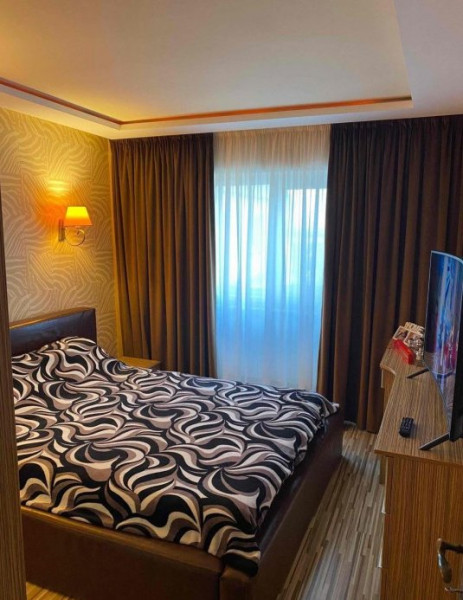Apartament 4 Camere - CET - Renovat - Mobilat LUX - Centrala Gaze