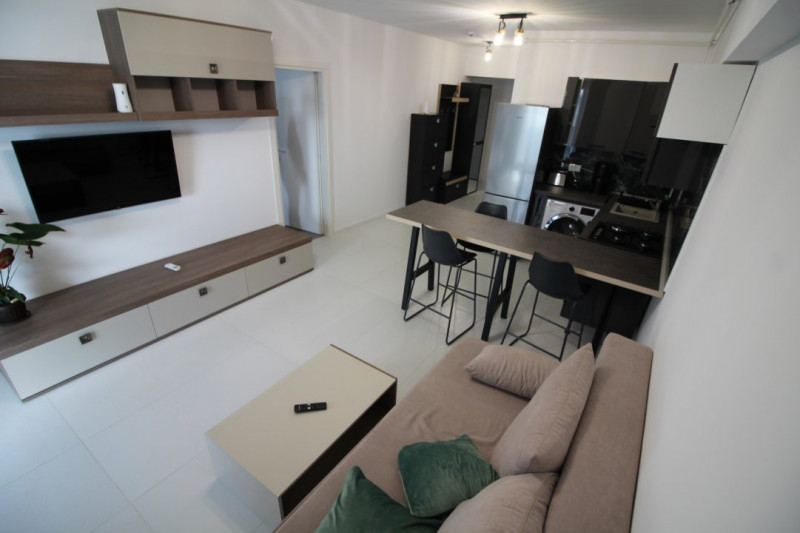 Apartament LUXURY II - Zona REX - Vedere Frontala Lac - Pentru Pretentiosi !!!