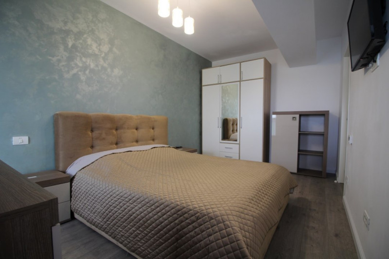 Apartament LUXURY II - Zona REX - Vedere Frontala Lac - Pentru Pretentiosi !!!