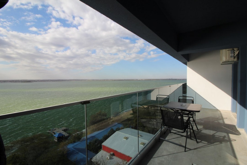 Apartament LUXURY II - Zona REX - Vedere Frontala Lac - Pentru Pretentiosi !!!
