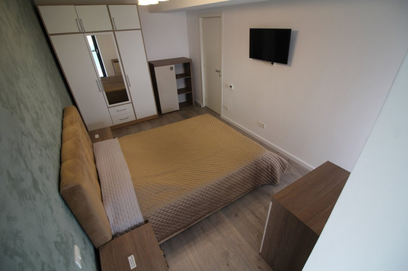 Apartament LUXURY II - Zona REX - Vedere Frontala Lac - Pentru Pretentiosi !!!