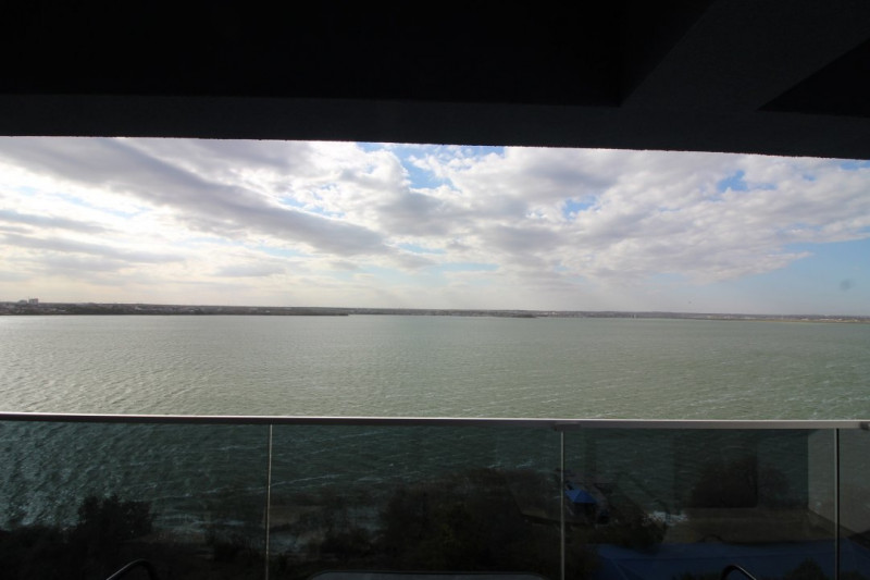 Apartament LUXURY II - Zona REX - Vedere Frontala Lac - Pentru Pretentiosi !!!