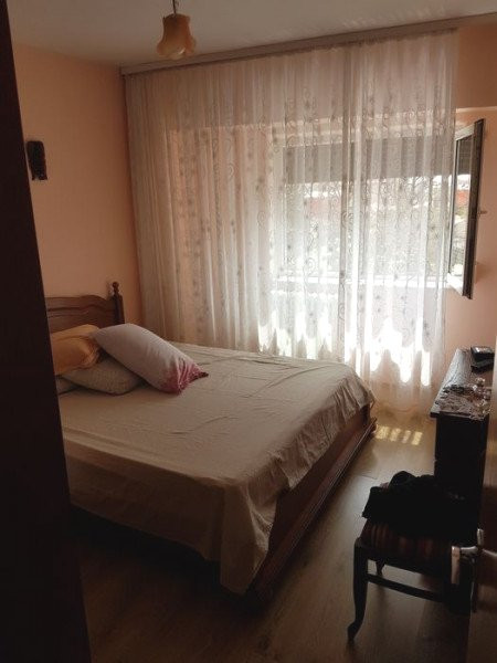Apartament 4 Camere Decomandate - Zona Anda - Etaj 3 - Gaze La Usa