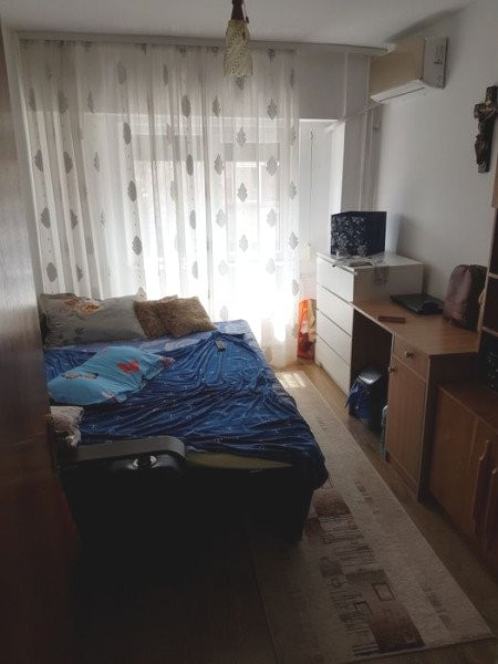 Apartament 4 Camere Decomandate - Zona Anda - Etaj 3 - Gaze La Usa