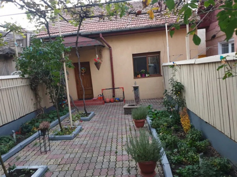 Casa 2 Camere - Poarta 6 - Anexe - Centrala Pe Gaze