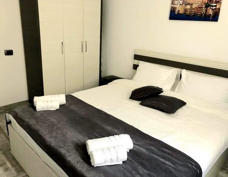 Apartament 2 Camere - Mamaia Nord - Uzina De Pizza - Termen Lung
