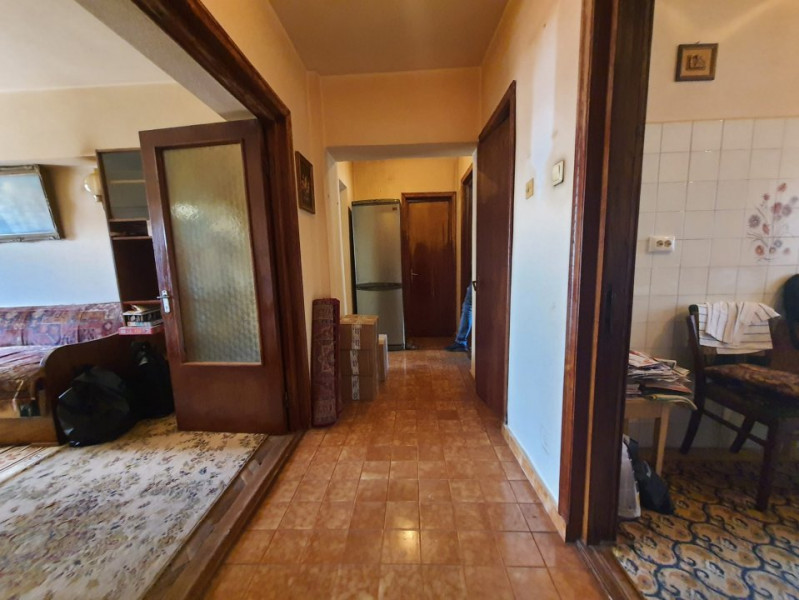 URGENT!!!CAPITOL APARTAMENT CU 3 CAMERE DECOMANDATE CENTRALA GAZE