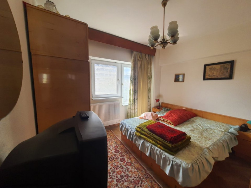 URGENT!!!CAPITOL APARTAMENT CU 3 CAMERE DECOMANDATE CENTRALA GAZE