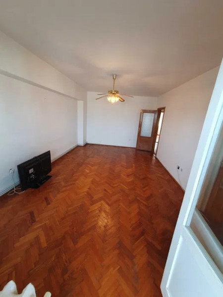 Apartament 4 Camere - Stadion - Etaj Intermediar - Centrala Pe Gaze - Liber