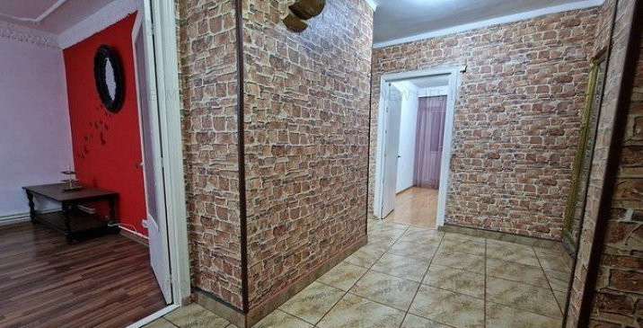Apartament 3 Camere - Cora Bratianu - Mobilat - Centrala Pe Gaze