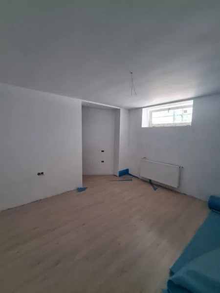 Apartament 6 Camere - Demisol - Zona Cazino - Renovat - Garaj