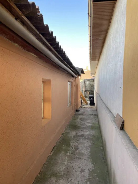 Casa Batraneaca Renovabila/Demolabilav - Zona Bratianu - Gaze La Poarta