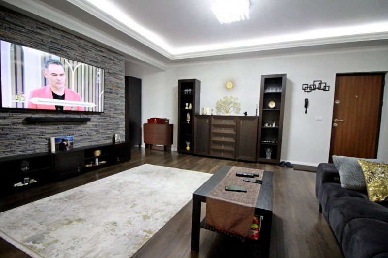 Apartament DE LUX - Faleza Nord Reyna -  Loc Parcare În Proprietate