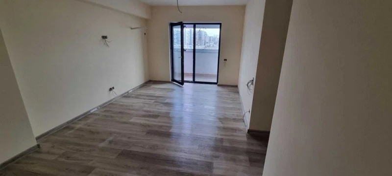 Apartament 3 Camere - Zona Elvila - Ultrafinisat - Posibilitate Loc  Parcare