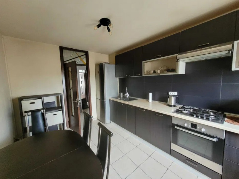 Apartament 3 Camere - Zona CET - Etaj 3 - Mobilat  - Gaze La Usa